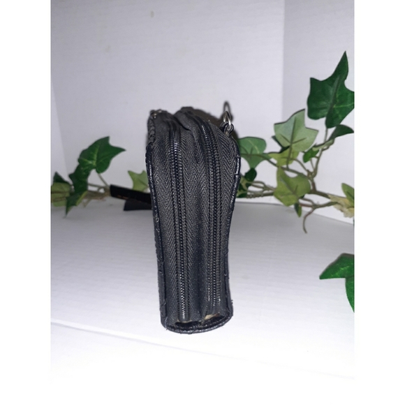 G By Guess Zip-Around Multi-Purpose Wallet - Picture 6 of 16